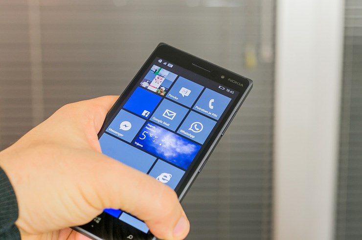 Nokia Lumia 830 (24).jpg